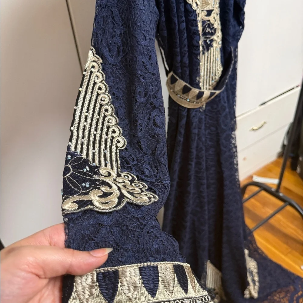 Arabian Embroidered Navy Dress with Gold Accents with belt fits L/XL with Stretc - Picture 6 of 11